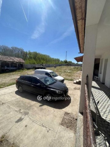 Eladó családi ház, Galgahévízen 120 M Ft, 4 szobás