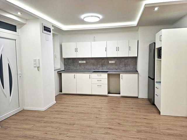 Eladó téglalakás, Debrecenben 63.9 M Ft, 2 szobás