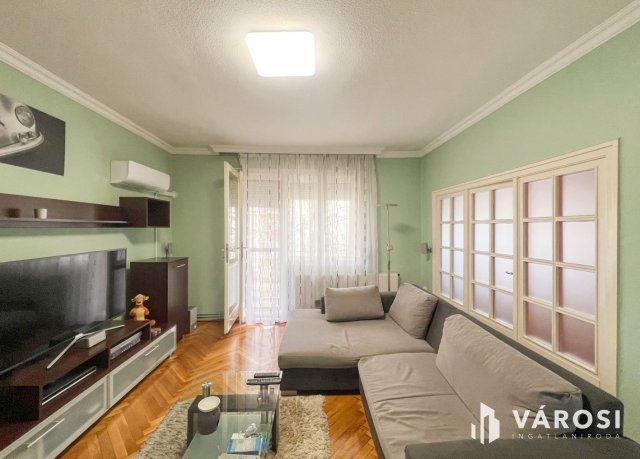 Eladó téglalakás, Békéscsabán 27.9 M Ft, 3 szobás