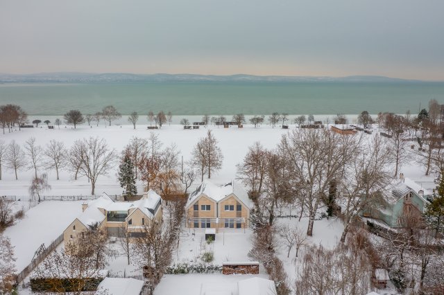 Eladó ikerház, Zamárdiban 238 M Ft, 5 szobás