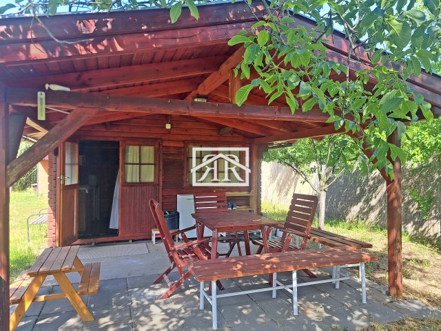 Eladó nyaraló, Szegeden, Tárkony utcában 14.99 M Ft, 1 szobás