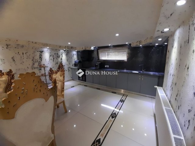 Eladó családi ház, Turán 135 M Ft, 4 szobás