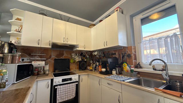 Eladó családi ház, Hatvanban 67.9 M Ft, 2 szobás