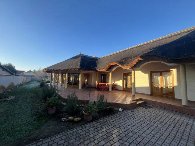 Eladó családi ház, Kecskeméten 109.9 M Ft, 4 szobás