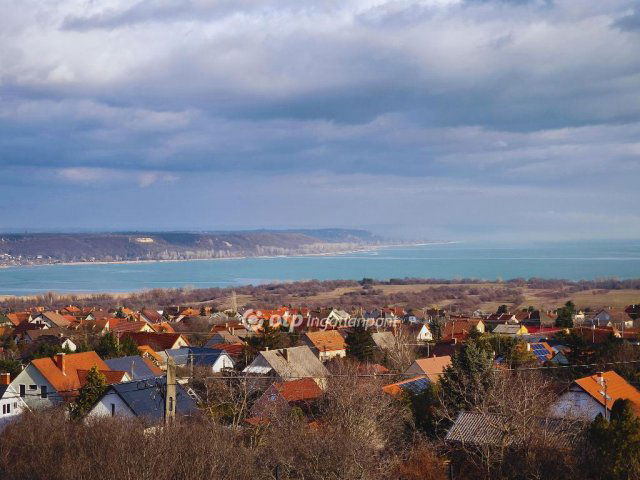 Eladó ikerház, Balatonalmádiban 289 M Ft, 4 szobás