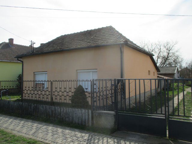 Eladó családi ház, Kaszaperen 13.5 M Ft, 2+1 szobás