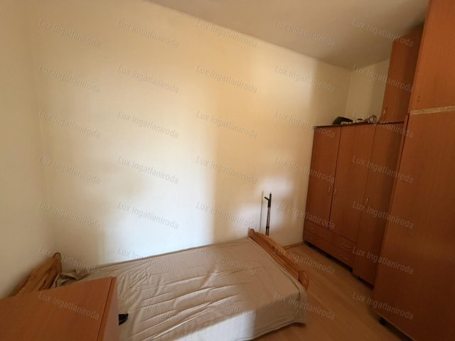 Eladó téglalakás, Tatabányán 36.5 M Ft, 2+1 szobás