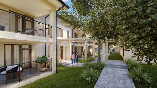 Eladó téglalakás, Szentesen 67.645 M Ft, 4 szobás