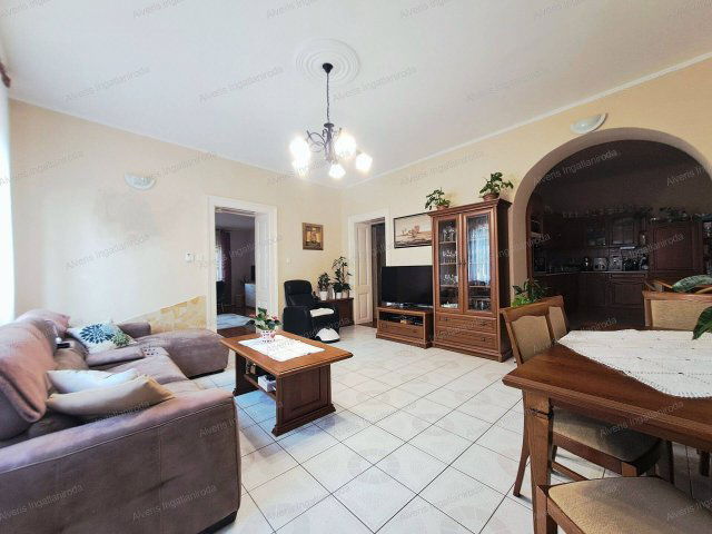 Eladó családi ház, Nyíregyházán 82 M Ft, 4 szobás