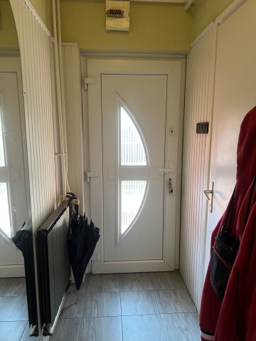 Eladó téglalakás, Szegeden 93 M Ft, 3+1 szobás
