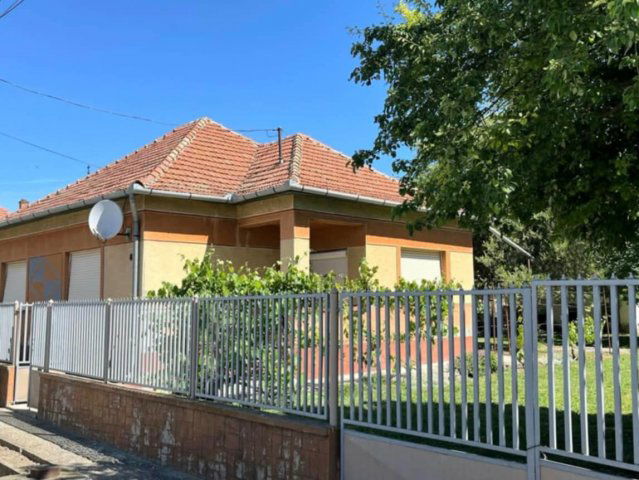 Eladó családi ház, Tószegen 27.39 M Ft, 4 szobás