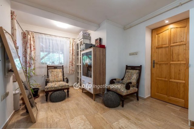 Eladó családi ház, Velencén 179.9 M Ft, 4 szobás