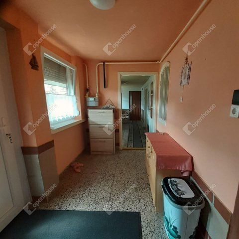 Eladó családi ház, Csépán 7.5 M Ft, 2 szobás