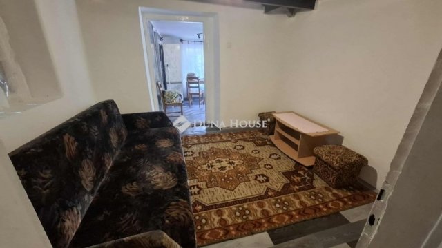 Eladó családi ház, Pilisen 15.5 M Ft, 2 szobás