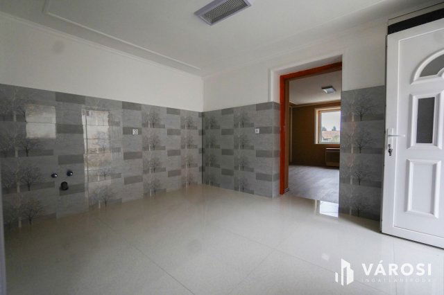 Eladó családi ház, Tóalmáson 34.5 M Ft, 2 szobás