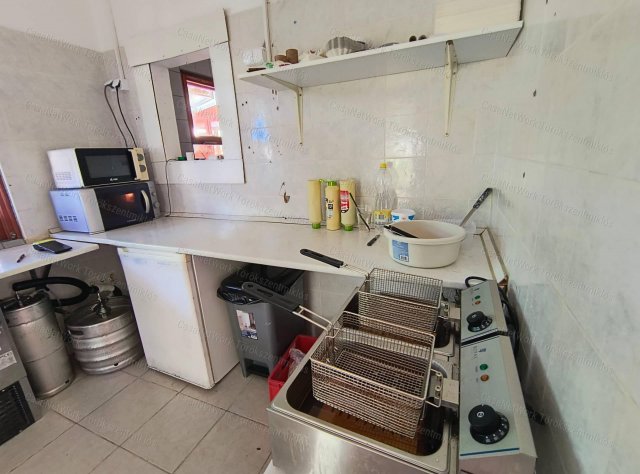 Eladó üzlethelyiség, Túrkevén 22.5 M Ft, 2 szobás