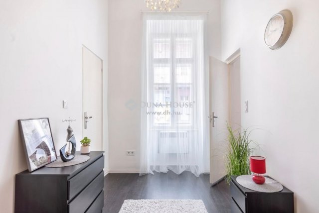 Eladó téglalakás, Budapesten, VII. kerületben 105 M Ft, 2 szobás