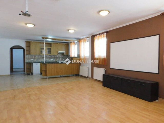 Kiadó téglalakás, albérlet, Kecskeméten 200 E Ft / hó