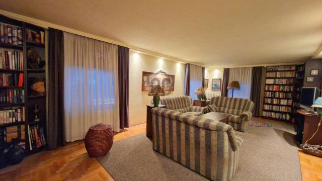 Eladó családi ház, Zsámbékon 152.9 M Ft, 5 szobás