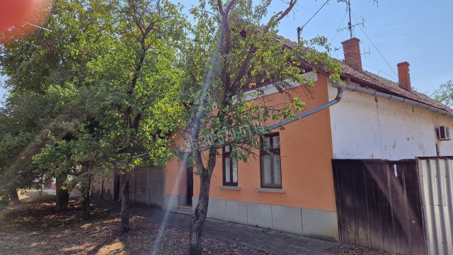 Eladó családi ház, Tótkomlóson, Malom utcában 9.5 M Ft