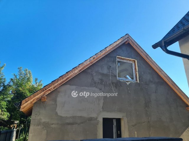 Eladó családi ház, Törökbálinton 170 M Ft, 9 szobás