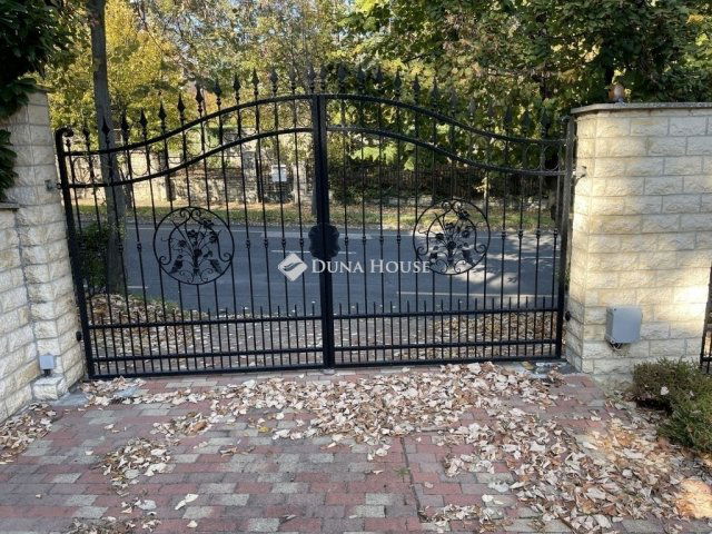 Eladó családi ház, Budapesten, II. kerületben 407.4 M Ft