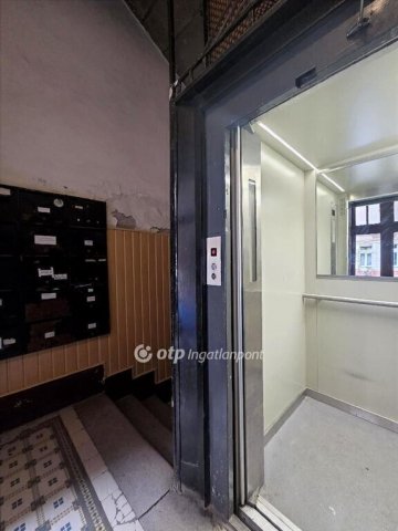 Eladó téglalakás, Budapesten, VII. kerületben 87 M Ft, 2 szobás