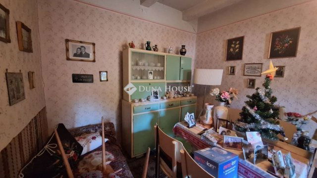 Eladó családi ház, Cecén 14.99 M Ft, 2 szobás