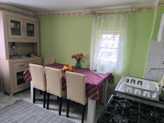 Eladó családi ház, Hevesen 13.5 M Ft, 2 szobás