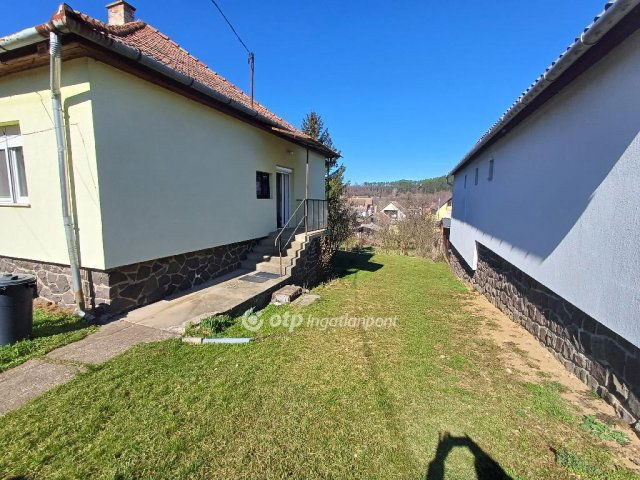 Eladó családi ház, Parádon 29.9 M Ft, 3 szobás