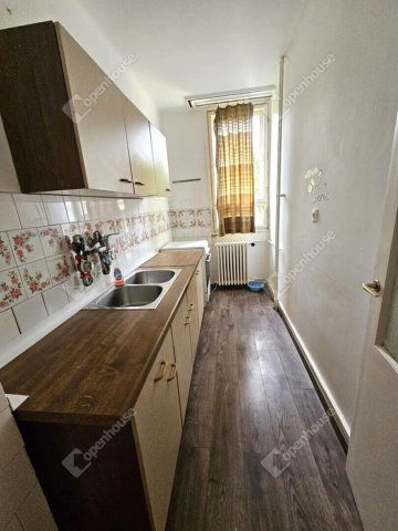 Eladó téglalakás, Tatabányán 35 M Ft, 2 szobás