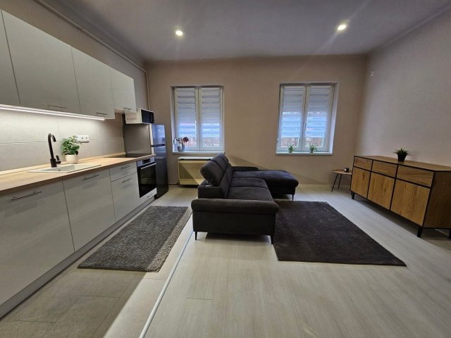 Kiadó téglalakás, albérlet, Debrecenben 220 E Ft / hó, 3 szobás