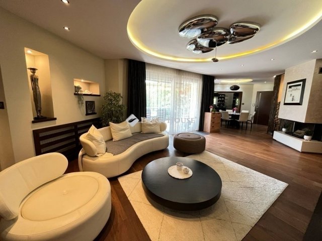 Eladó családi ház, Kőszegen 249.9 M Ft, 5 szobás