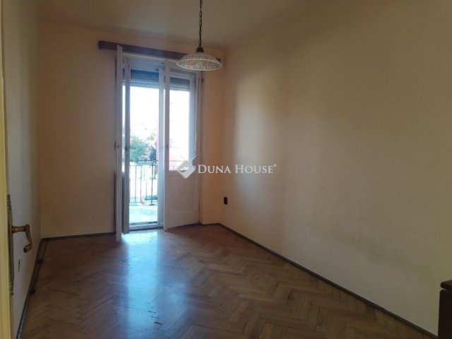 Eladó téglalakás, Szegeden 55 M Ft, 3 szobás