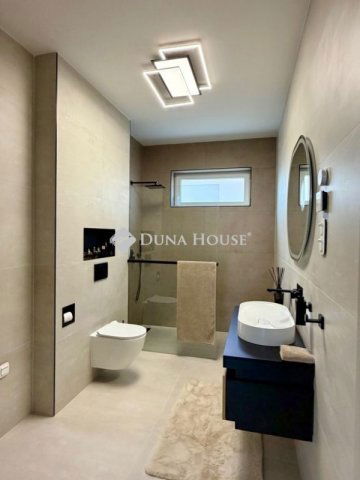 Eladó téglalakás, Érden 99.9 M Ft, 3 szobás