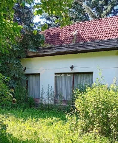 Eladó családi ház, Márkón 230 M Ft, 3 szobás