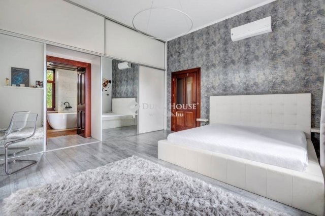 Eladó családi ház, Dabason 249 M Ft, 8 szobás