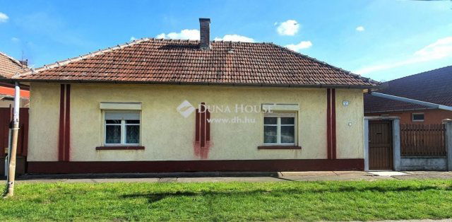 Eladó családi ház, Békéscsabán 18.4 M Ft, 3 szobás