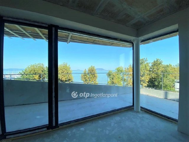 Eladó nyaraló, Balatonfenyvesen 82.5 M Ft, 1 szobás