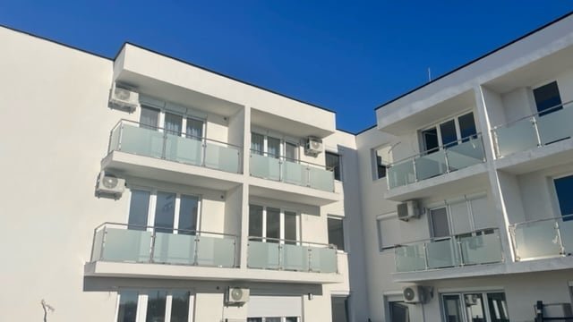 Kiadó téglalakás, albérlet, Győrött 220 E Ft / hó, 3 szobás