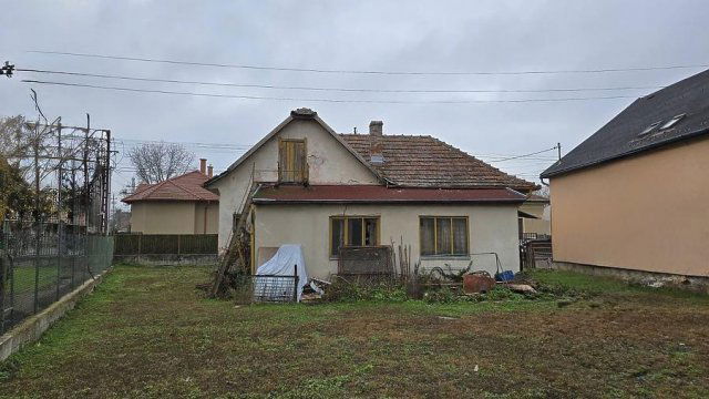 Eladó családi ház, Dunakeszin 55 M Ft, 2 szobás