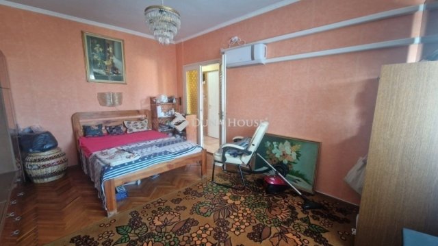 Eladó téglalakás, Székesfehérvárott 79.9 M Ft, 5 szobás