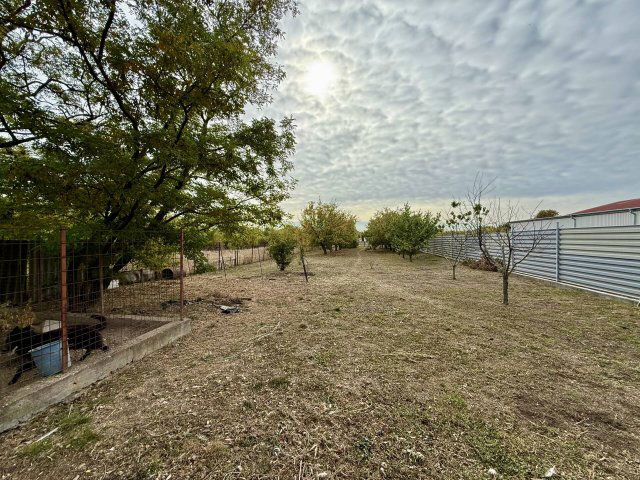 Eladó családi ház, Jászladányon 8.5 M Ft, 2+1 szobás