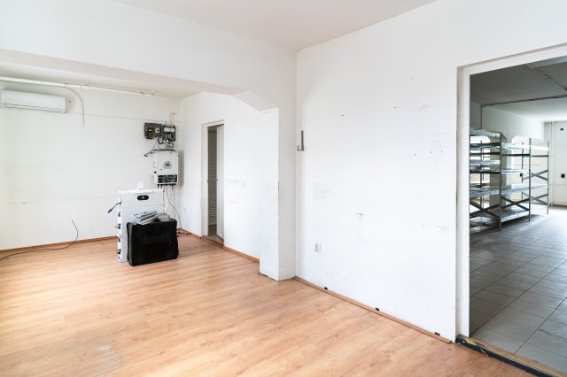 Kiadó ipari ingatlan, Miskolcon, Vágóhíd utcában 325 E Ft / hó