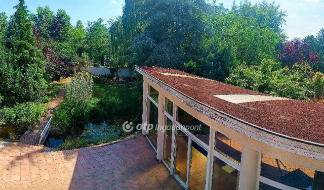 Eladó családi ház, Kisorosziban 144.9 M Ft, 6 szobás