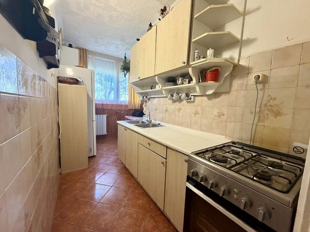 Eladó panellakás, Vácon 57.8 M Ft, 2 szobás