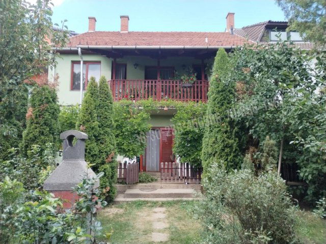Eladó sorház, Egerben 95 M Ft, 5+1 szobás / költözzbe.hu