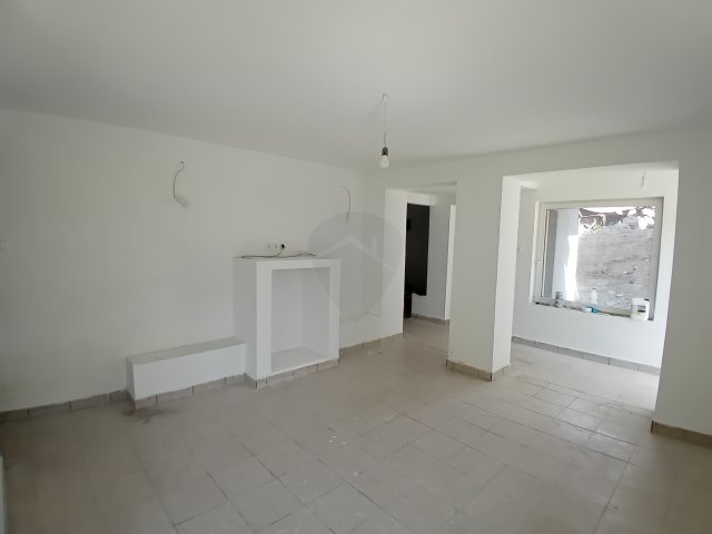 Eladó családi ház, Apcon 19.99 M Ft, 4 szobás