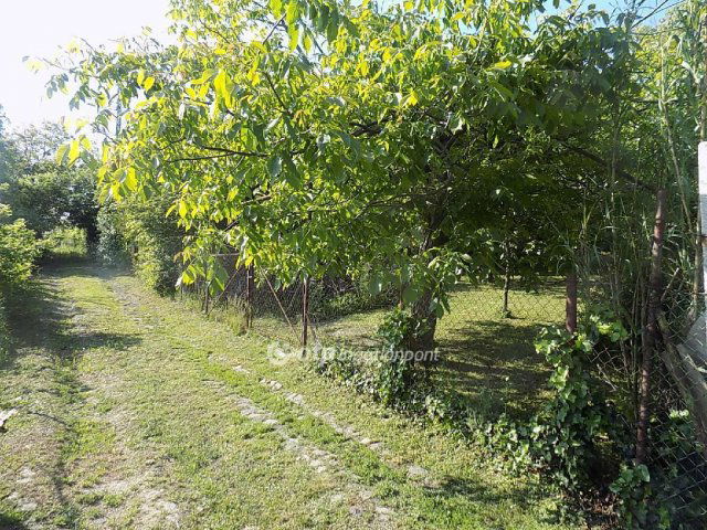 Eladó telek, Budapesten, III. kerületben 14.9 M Ft