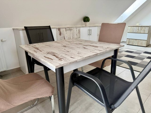 Eladó téglalakás, Pécsett 79.9 M Ft, 3 szobás